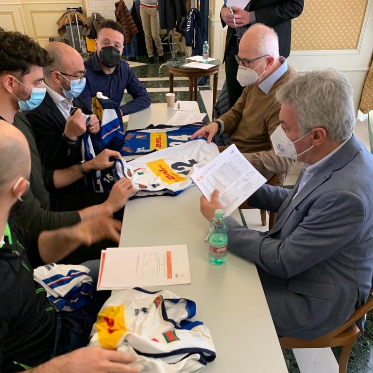 Federvolley's tweet photo. In corso di svolgimento a #Roma i lavori della seconda parte del corso nazionale per team manager a indirizzo tecnico sportivo. I corsisti stanno partecipando in presenza dopo la prima parte da remoto. https://t.co/O7jx3d4mKx