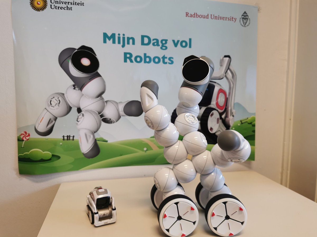 LucaLeisten's tweet photo. First day @SKOPOSSchijndel was a success! Everybody had great fun with #Cozmo and #Clicbot, including today's crew @RuudHortensius and @AnnHogenhuis!🌟 So interesting to hear about children's opinions about robots and don't get me started on their brilliant drawings! 🤖 https://t.co/bEhh4jqVCC
