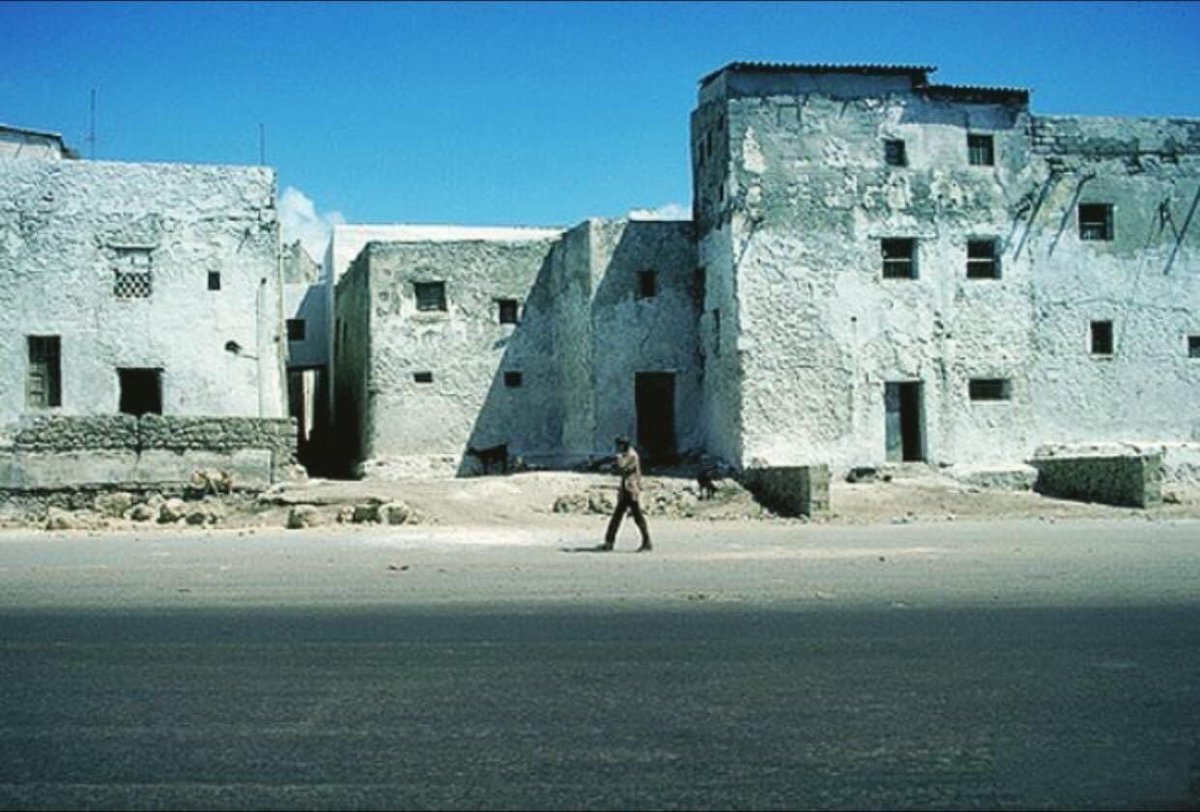 mwalim_bwana's tweet photo. This is the old town #Shingani Mogadishu 1986 📍

#Mogadishu https://t.co/ZPfdhZmQur