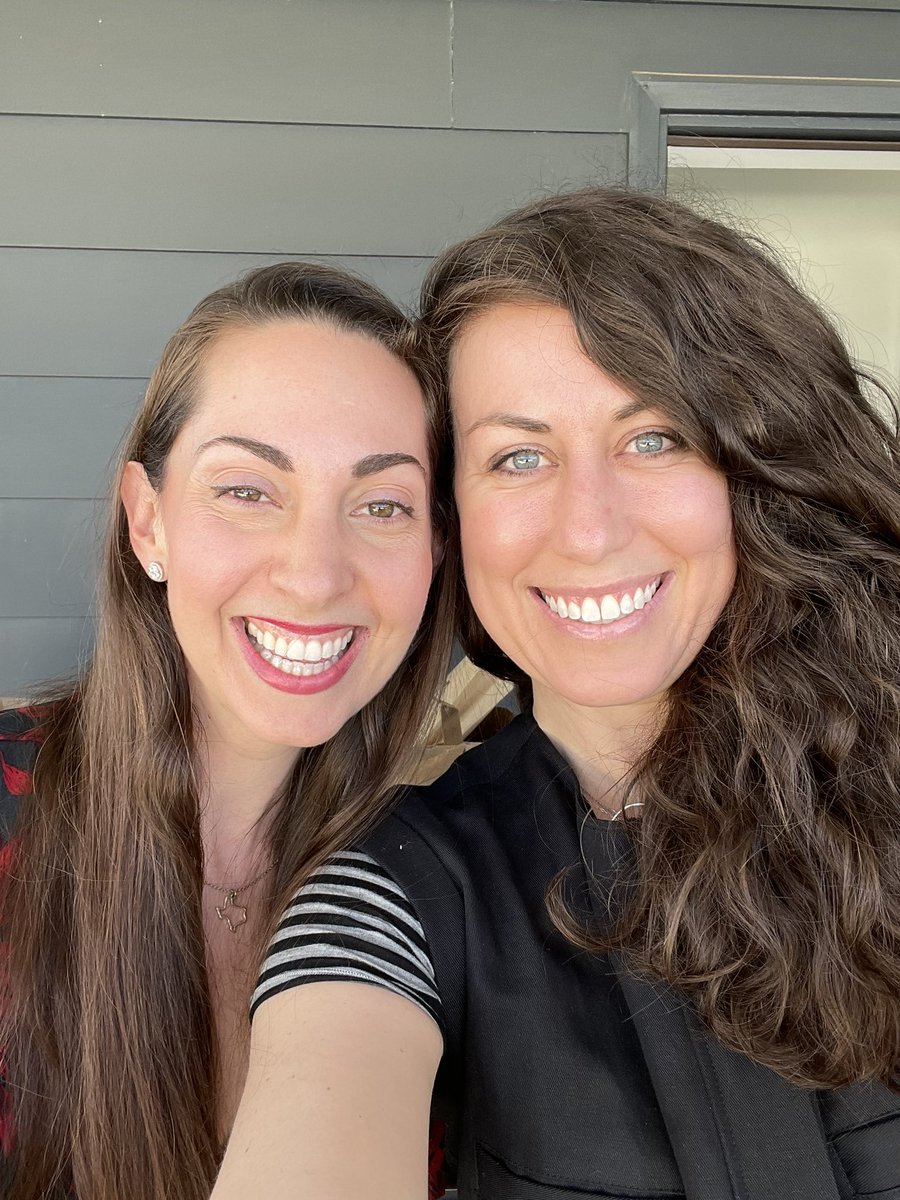 jenny_blake's tweet image. 💎 Sharing two more gems from @sxsw with @jimkwik and @vvanedwards! 📘👯‍♀️ #ItsFreeTime #AuthorsOfTwitter #sxsw2022 🙏 
💙—#FreeTimeTeam