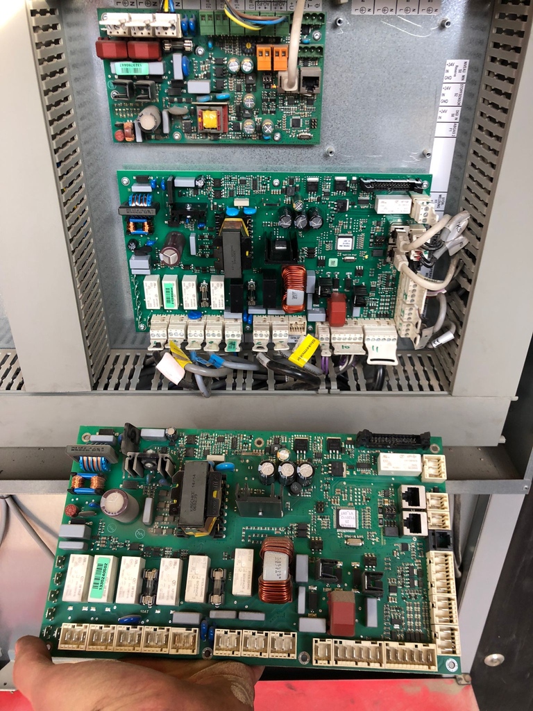New pellet module installed to get this boiler up and running and restore heat for our customer.  

You can find out more about the maintenance solutions that we offer on our website: shawrenewables.co.uk/biomass-boiler…

#biomassengineer #biomassboiler #maintenance #heatingengineer
