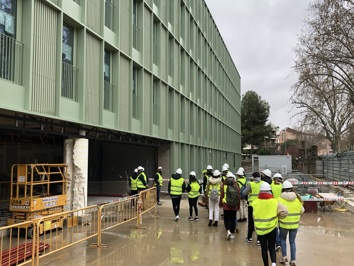 construcia_on's tweet photo. Continuamos con las actividades de nuestra Cátedra en #EconomíaCircular UPC-Grupo Construcía. Ayer, los alumnos de la asignatura “Lean Construction and Circular Economy Basics” de @eseiaat_upc visitaron la obra de
@VitaStudent
#leanconstruction #Lean2Cradle #BIM https://t.co/TuTCa99nLI