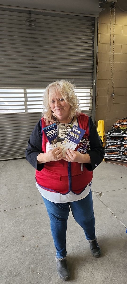 TylerSeijo's tweet photo. Wendy pushing pro credit, she got 19 Pro apps the first day of the Just 4 Pros event. #Lowes675 #PROMVP @BenitoKomadina @Brandon73676211 @JBBailey9 @ShaneGagne76 https://t.co/w3LBaOmlcD
