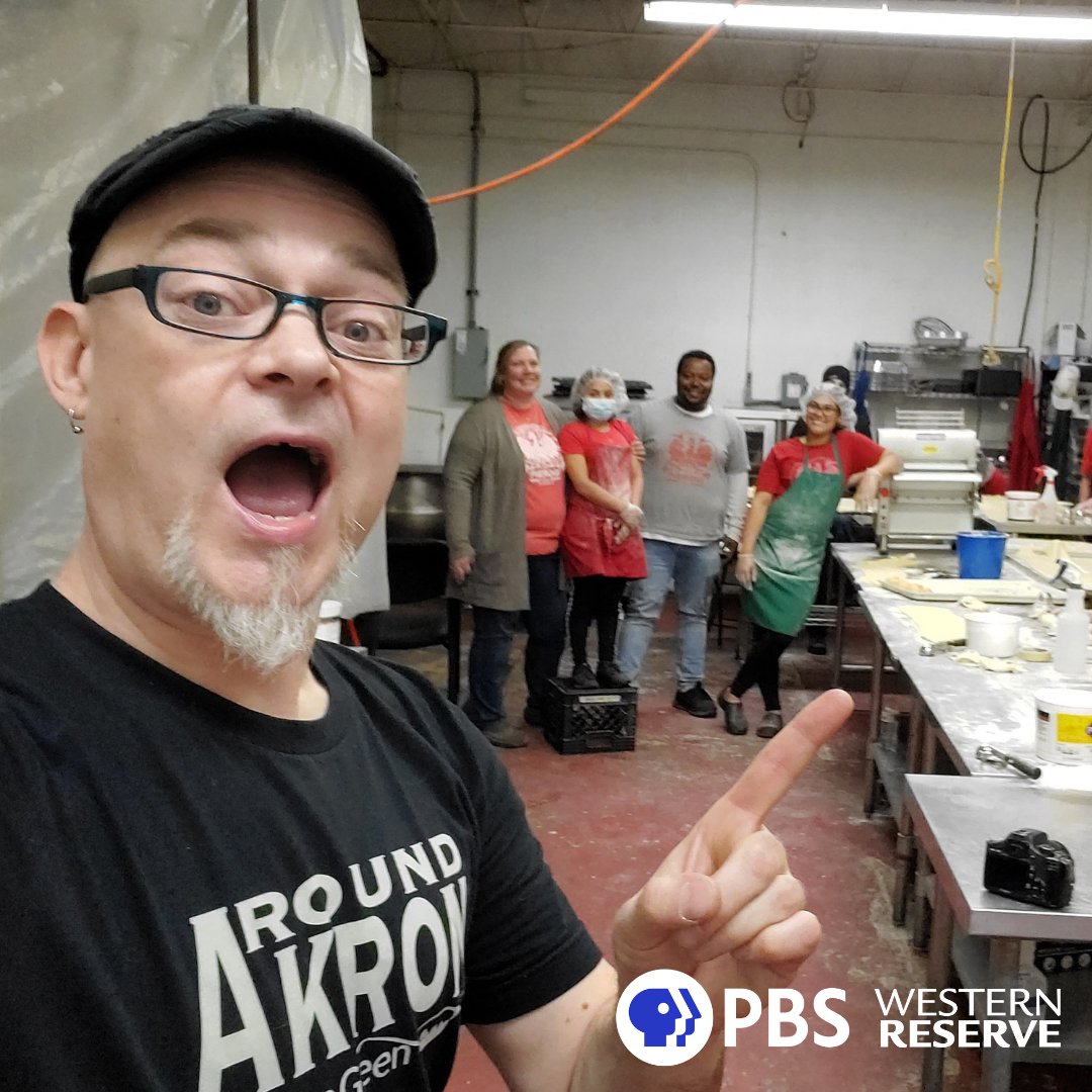 PBS_WR's tweet photo. On this month's episode of AROUND AKRON WITH BLUE GREEN, join Blue as he visits @StonehedgeAkron 🎳, The Rage Room 🔨, @HartvilleChips 🥔 and The Pierogi Lady 🥟. 

Go on a fun &amp; food-filled adventure this Thursday at 11:30 p.m. https://t.co/aHZpVaOC6D