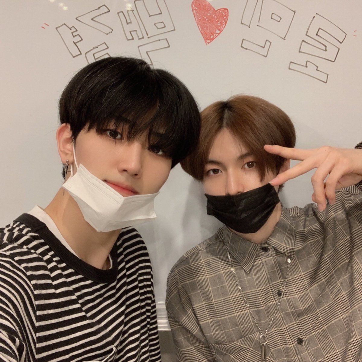ELASTRomin's tweet photo. with @GyeuliePotter 

#ELAST #엘라스트 #ROMIN #로민 @ELASTofficial https://t.co/54d2TfEPe7
