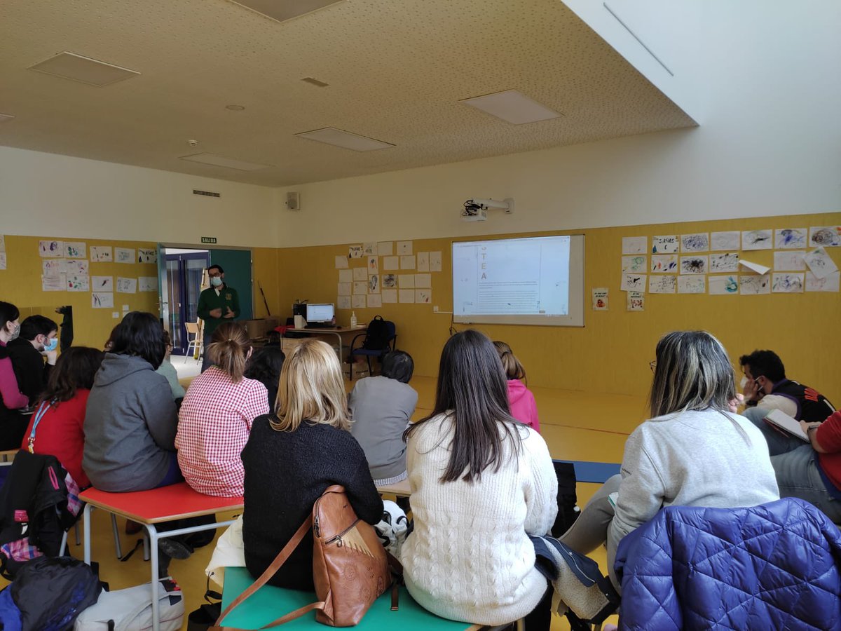 cpmariadeavila's tweet photo. Hemos podido dar unas pinceladas del proyecto #STEAMLabARAGON en el #CPISoledadPuertolas #STEAMLabCentros @dgafprofesorado @tonimartinez24 @gustarcef @diegoarroyom @TeresaBallestin https://t.co/spgMddgTIF