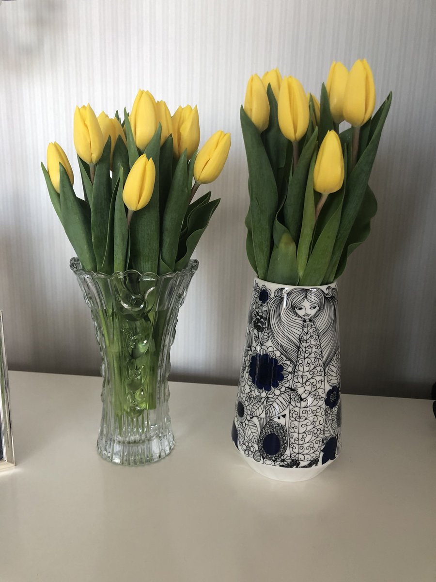 Ovikello soi - naapurin mummi toi kukkia ja hyvän mielen❤️
Teoilla on suurempi vaikutus maailmaan kuin mielipiteillä.