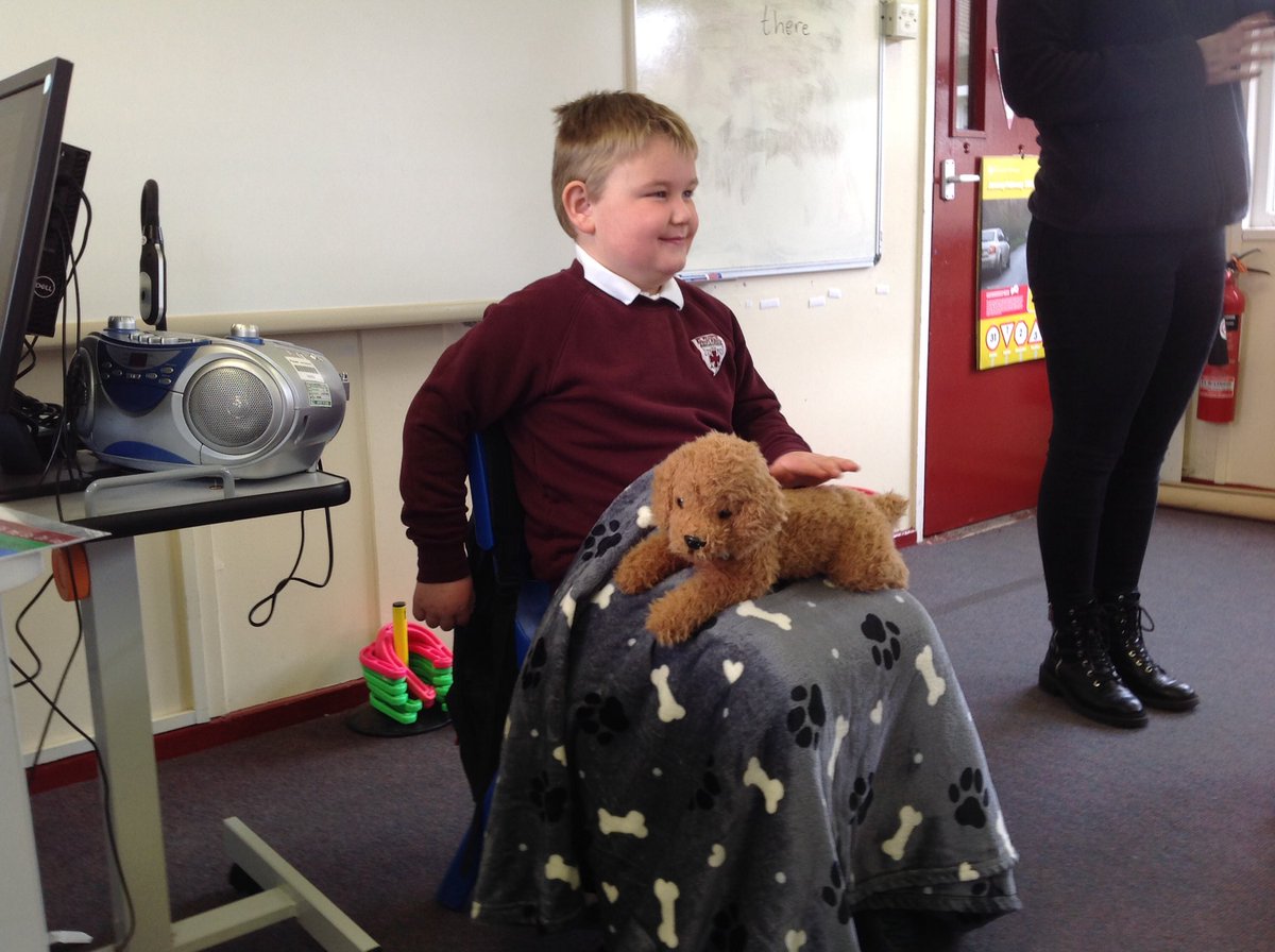 stfaghks1's tweet photo. Thank you to Joanne from @DogsTrust for teaching us how to stay safe with our dogs. https://t.co/GP2ZPy6ZKP