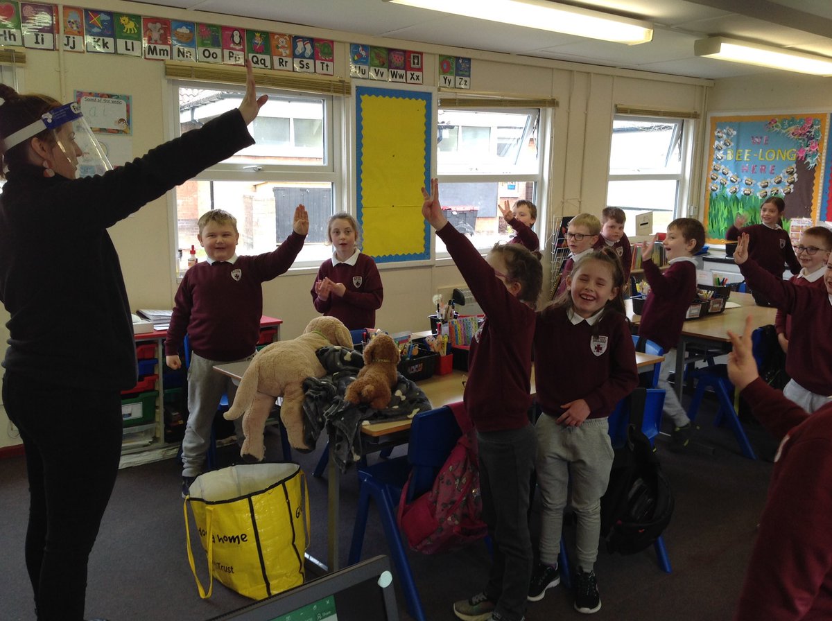 stfaghks1's tweet photo. Thank you to Joanne from @DogsTrust for teaching us how to stay safe with our dogs. https://t.co/GP2ZPy6ZKP