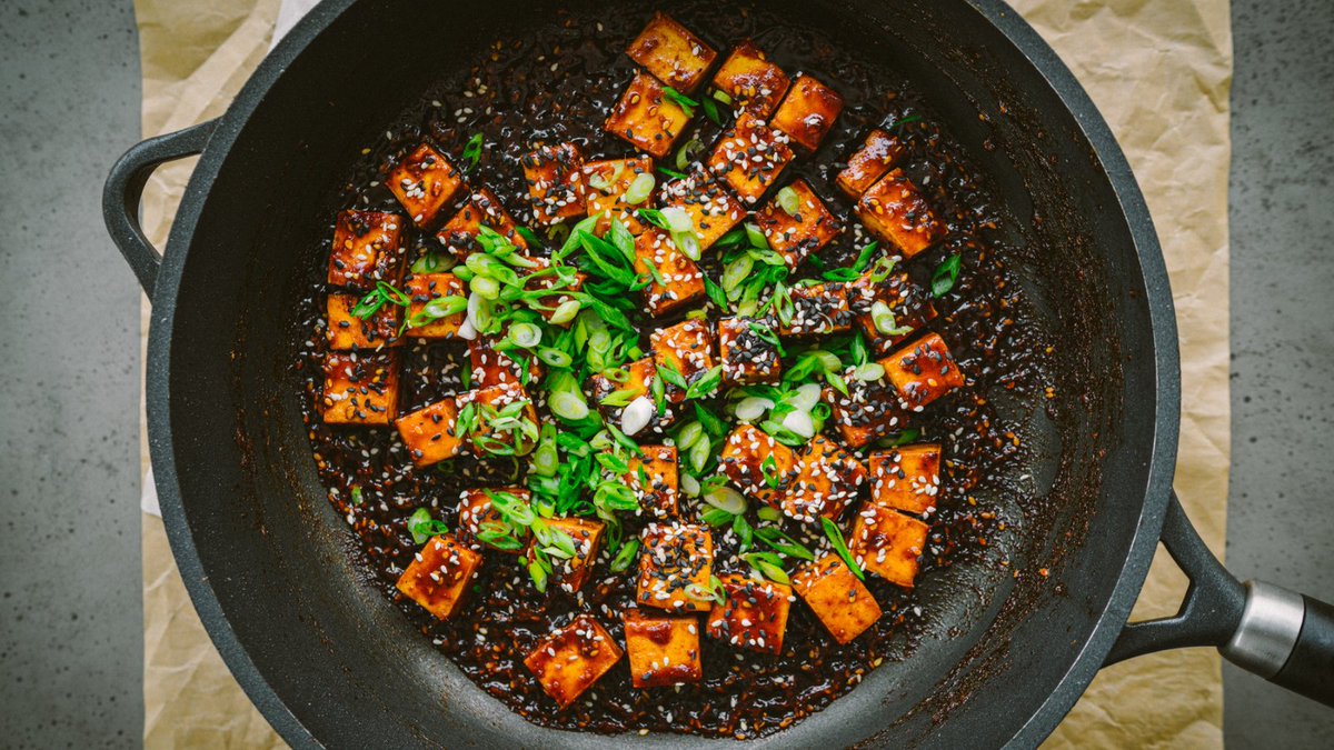 TheBigSwich's tweet photo. “I think I’m making this my Friday night go-to dinner. It was so good!” – Oscar, Swich member, in the comments section of our Gochujang Tofu recipe. 💬⁠
⁠
🔥 If you’re in the mood for a little spice, our Gochujang Tofu is a must-try: https://t.co/hQ6BExkX37 https://t.co/rMZOCVqSAk