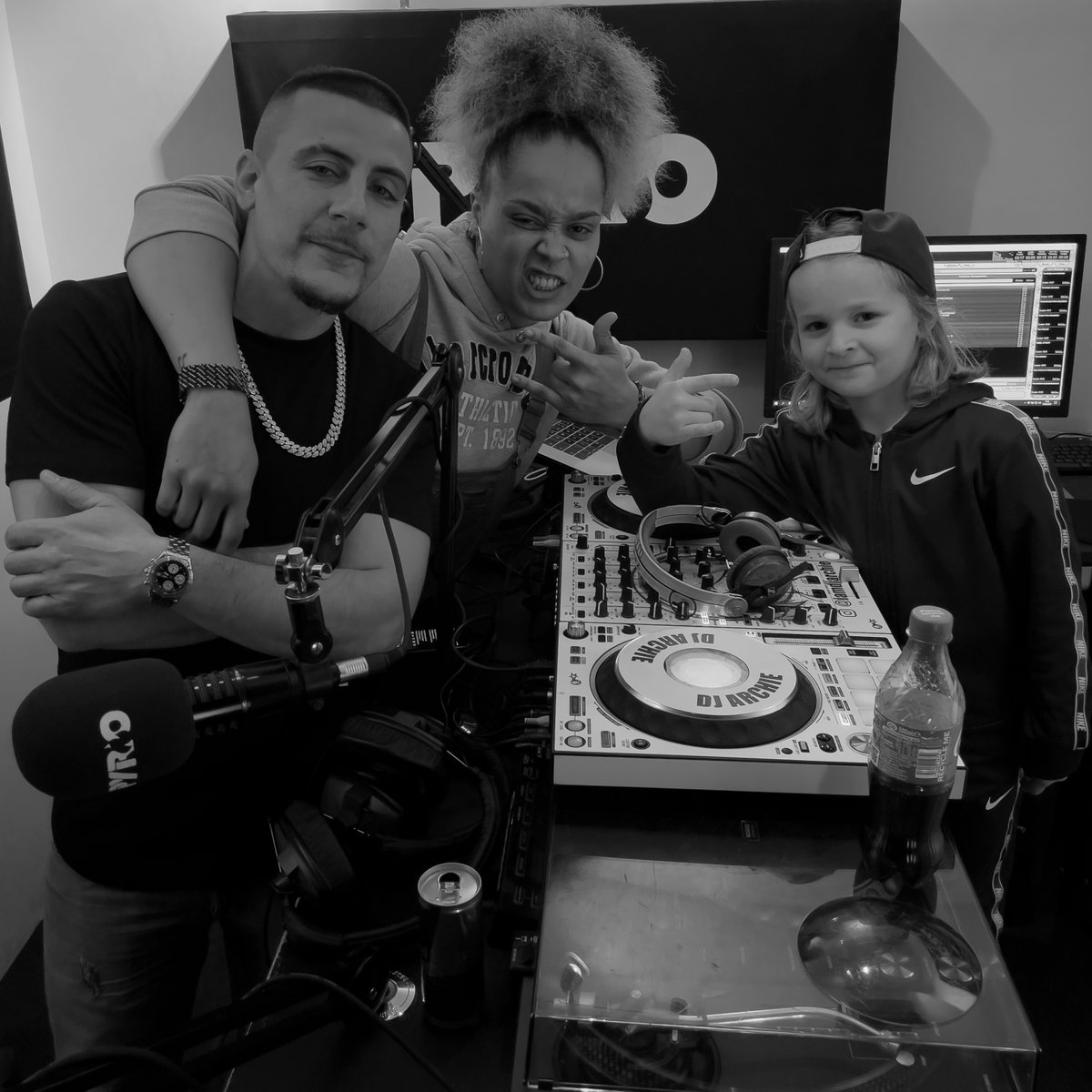 🔊 Listen back to <a href="/StarzNDeeza/">Starz & Deeza</a> alongside <a href="/IAmDJArchie/">I am DJ Archie</a> in the mix on the #PyroRadio <a href="/Mixcloud/">Mixcloud</a> channel 📻 #DrumAndBass #DrumNBass #DNB #Mixcloud #KeepItPyro

mixcloud.com/PyroRadio/star…