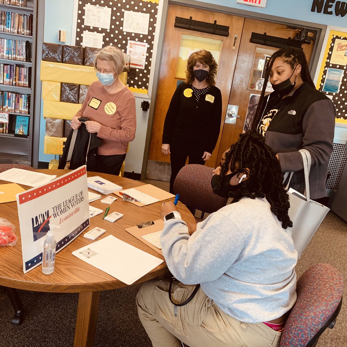LayneLMS's tweet photo. Kudos to three of Kentucky’s newest #voters: Ta’Mia, Daviona &amp; Camryn! Thanks, #LeagueOfWomenVoters! @LouisvilleCHS @JCPS_LMS #LibrariesMatter https://t.co/6VSbPsUUcf