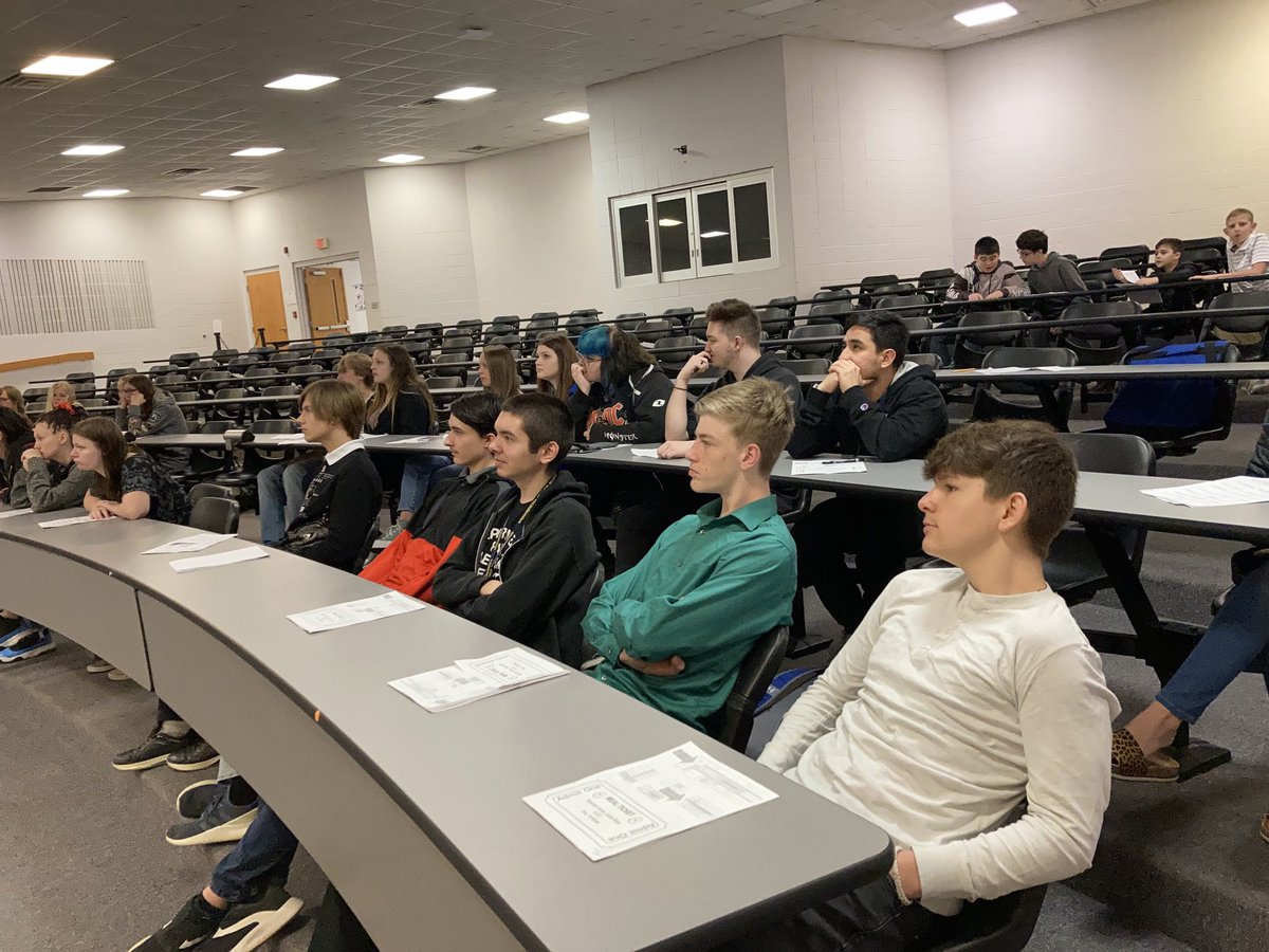 Students at STEM/Career EXPO at Ozarka.  ⁦<a href="/Dr_JakeLong/">Jake Long</a>⁩ ⁦@jenniferlseaman⁩ ⁦<a href="/DanaJoBrown/">Dr. Dana Brown</a>⁩ ⁦<a href="/MHHSGoBombers/">Mary Beth Russell</a>⁩ ⁦<a href="/BombersMh/">Mountain Home Public Schools</a>⁩ ⁦<a href="/gbcca_jkincade/">Guy Berry College & Career Academy</a>⁩