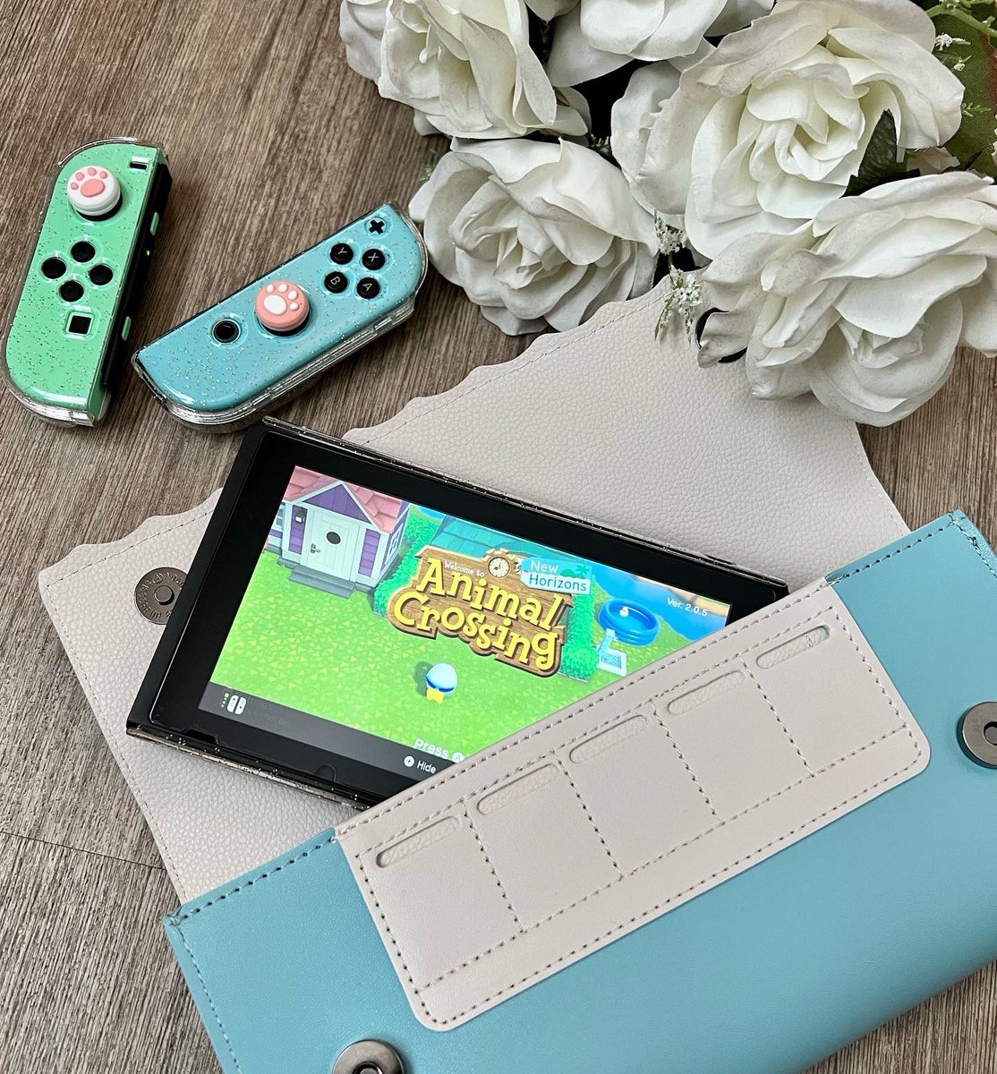 invisible_viane's tweet photo. I got a new case from FUNLAB! I love it ๐๐ #NintendoSwitch #Nintendo #funlabcase #nintendoswitchcase #animalcrossing #AnimalCrossingNewHorizons https://t.co/Fwh0QTatdH