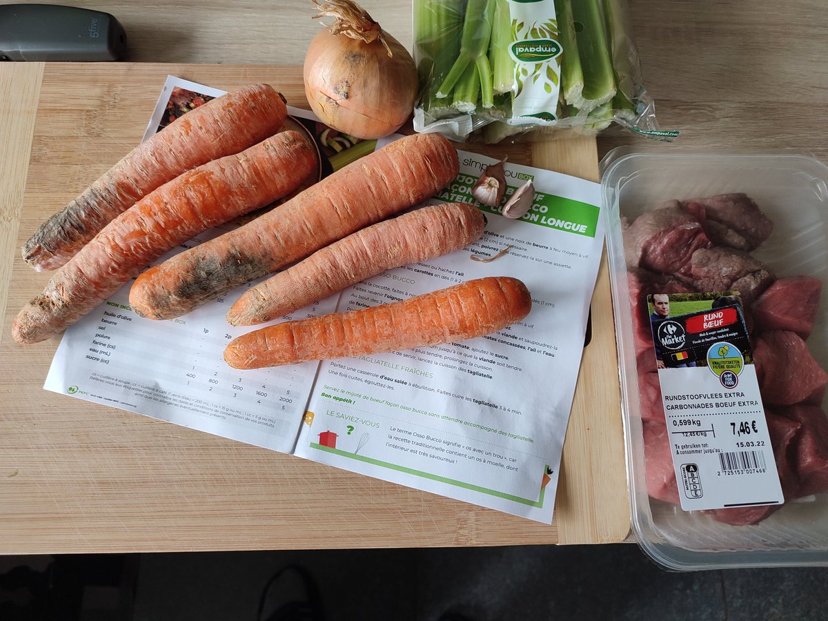 famyligames's tweet photo. Il n'y a pas dire @SimplyYouBox c'est la qualité (box reçu le samedi avec 1h20 de retard au passage) et la date de préemption de la viande est daté du 15 mars génial.. https://t.co/dEbXITN8oJ