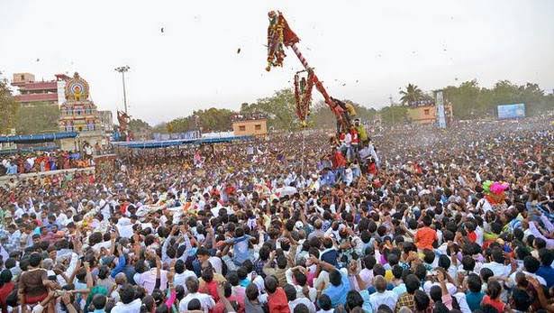Deepak_Dv9595's tweet photo. #bellary #karnataka #durgamayya🙏 #carfestival #2022 
🙏" Unedited Version Of KA 34 Tradition "🙏 https://t.co/rgkONam9LE