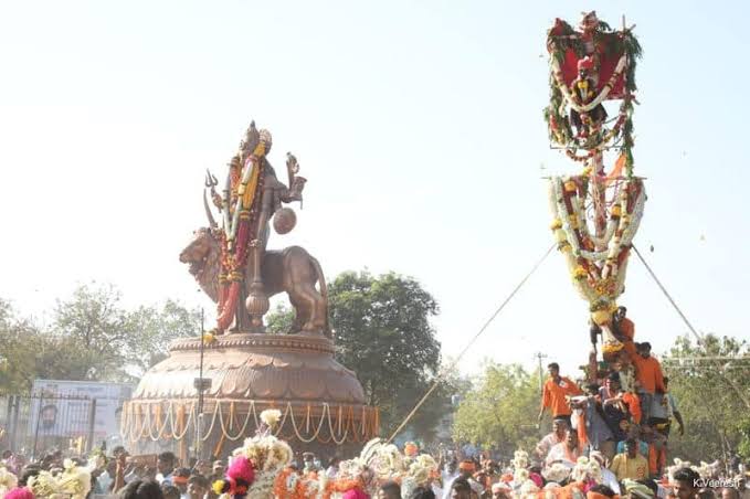 Deepak_Dv9595's tweet photo. #bellary #karnataka #durgamayya🙏 #carfestival #2022 
🙏" Unedited Version Of KA 34 Tradition "🙏 https://t.co/rgkONam9LE