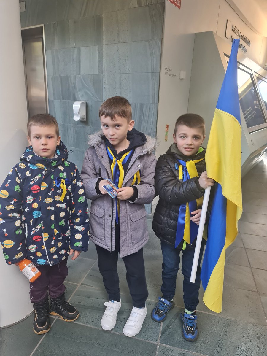marialuskgreen's tweet photo. Today, more than 3 million women, children and the elderly have left #Ukraine. We see you, we are sincerely grateful for your help. We will create legends about this time and tell them to our grandchildren. Thank you, people of the world!
#StandWithUkraine️ #Fingal #FCC #Ireland https://t.co/v6Shh9J2Re