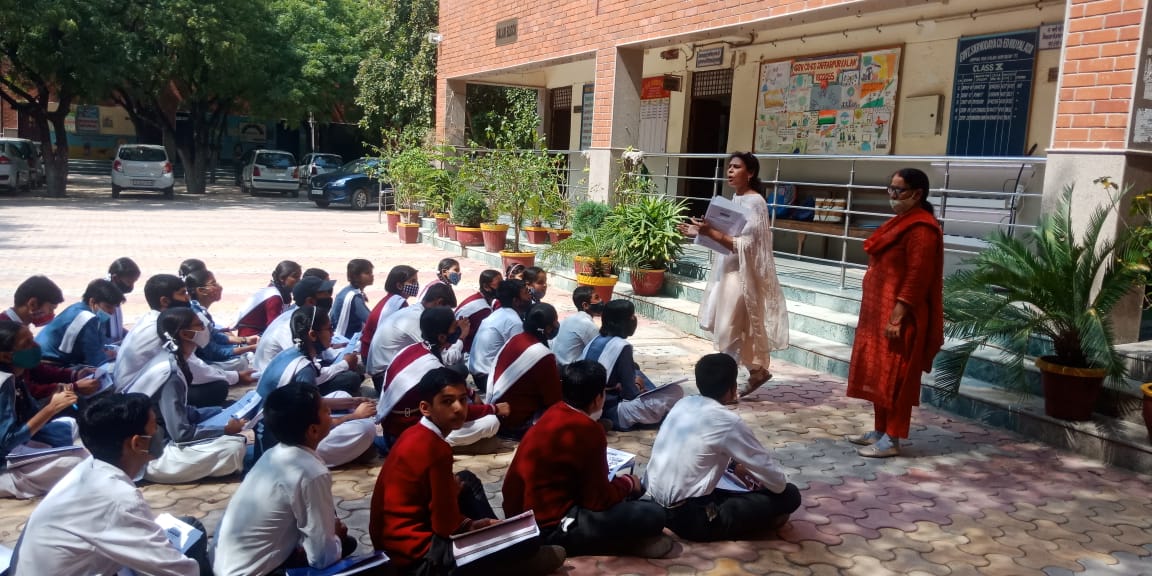The future of farming- HYDROPONIC TECHNOLOGY is being taught to students in 136 Delhi Govt. Schools via  workshops &amp;   System installations. Initiative of Samagra Shiksha, implemented by Sai Swayam Society
<a href="/Dir_Education/">DIRECTORATE OF EDUCATION Delhi</a> <a href="/MPalDDEDelhi/">Mohinder Pal</a> <a href="/Rajanish2007/">Rajanish Singh IAS</a> <a href="/HindustanTimes/">Hindustan Times</a>