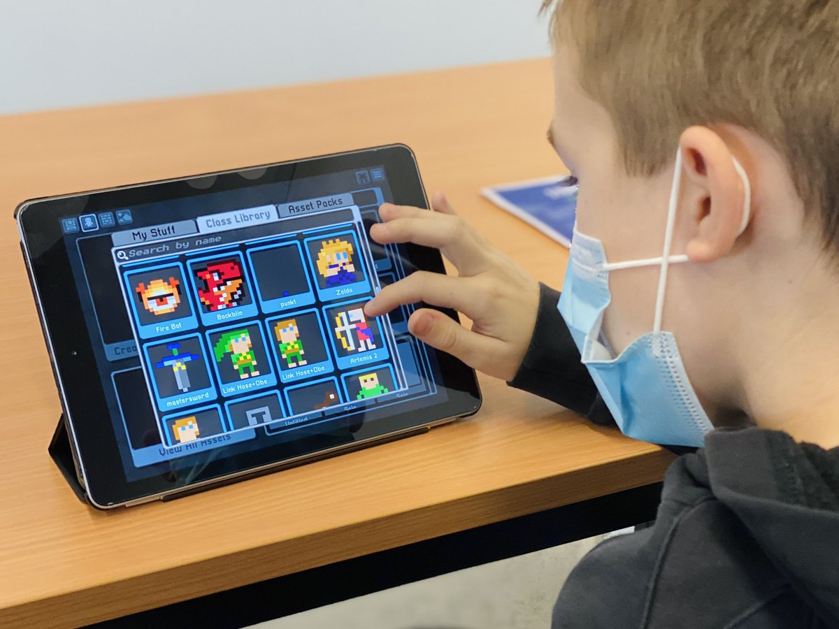 medien_monster's tweet photo. Gestern: #Game-Design-Workshop für die #JuniorUni in @Essen_Ruhr. War mal wieder spannend zu beobachten, auf welche Ideen Jugendliche kommen. Sind ganz traurig, dass der Kurs schon wieder vorbei ist. 🕹 @Essener_Wifoe https://t.co/p6a8N6hyh9