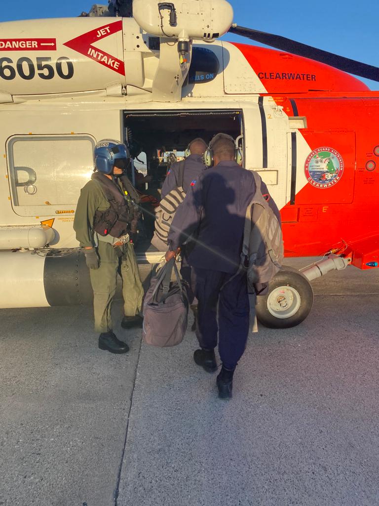 USCGSoutheast's tweet photo. #PartnersOfChoice @USCG and Haitian #CoastGuard crews continue to work together to battle unsafe, illegal migration in the #WindwardPassage and #CaribbeanSeas. #Partnerships
@USEmbassyHaiti @USCGInternatl https://t.co/P2nXz5jBP8