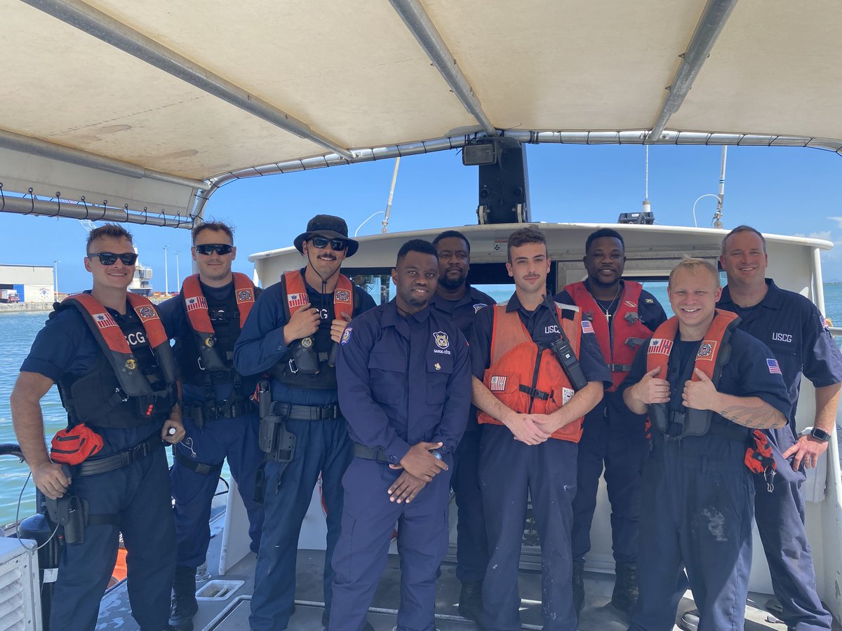 USCGSoutheast's tweet photo. #PartnersOfChoice @USCG and Haitian #CoastGuard crews continue to work together to battle unsafe, illegal migration in the #WindwardPassage and #CaribbeanSeas. #Partnerships
@USEmbassyHaiti @USCGInternatl https://t.co/P2nXz5jBP8
