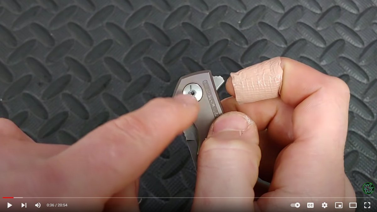 lcamtuf's tweet photo. World's most dangerous profession: being a knife reviewer on Youtube https://t.co/xlxwFfwfFq