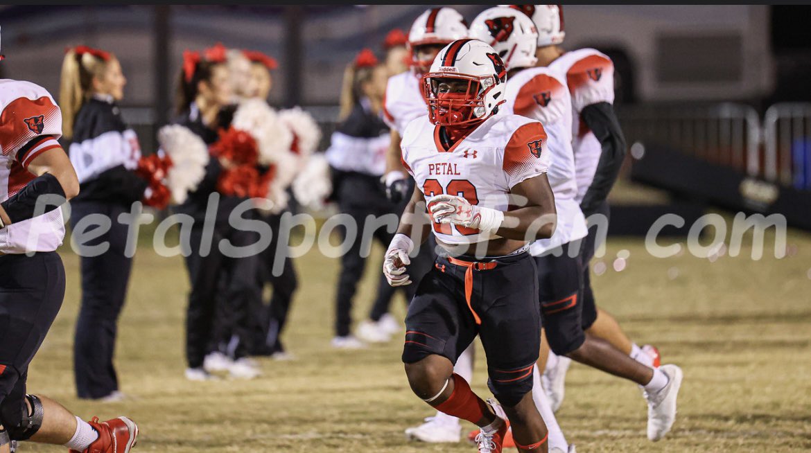 TreWms28's tweet photo. Spring ball almost here‼️can't wait for some contact💯 https://t.co/EDTuDJZTeW