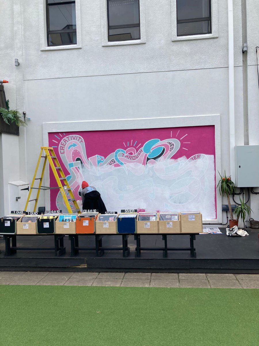 AltyArtsCltv's tweet photo. Goodnessssss! And the times and the walls are changing !!! It’s happening people. The start of #altrinchamartsfestival with the extraordinary Dani @dotto_studio for @stutter_twitch @stamfordquarter
Art takeover begins !
A new wall tomorrow😎
Come and see from 12pm➡️
#alty https://t.co/ocE33UAAnG