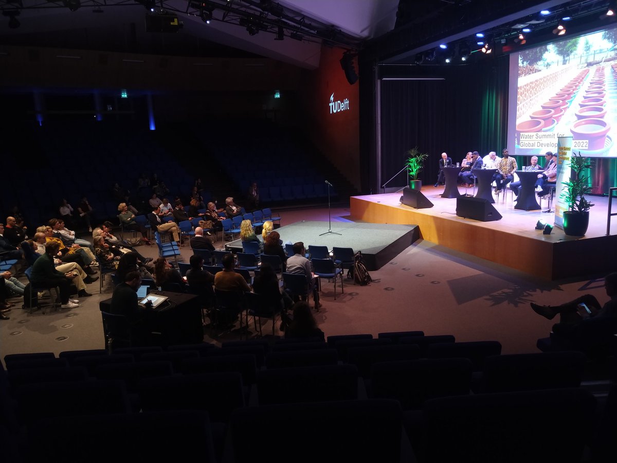 MarkvLoosdrecht's tweet photo. Made it for the final part of the water summit for global development @tudelftglobal #waterforimpact https://t.co/bnHTs44hpJ