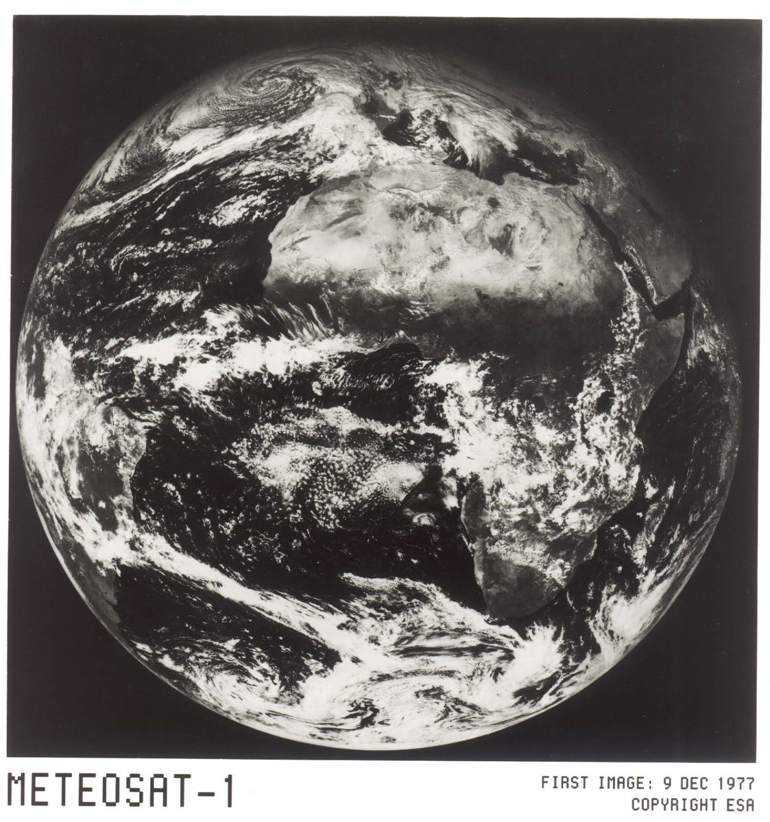 ESA_EO's tweet photo. This is what Earth looked like in the 70s! This image was captured by Meteosat-1, Europe's 1st geostationary weather satellite 🛰️ Later this year the great-grandchild of @eumetsat's #Meteosat1 will launch to keep the legacy going. 
👉Find out more: https://t.co/dGte3eqPEJ https://t.co/vWXGDkdtDp