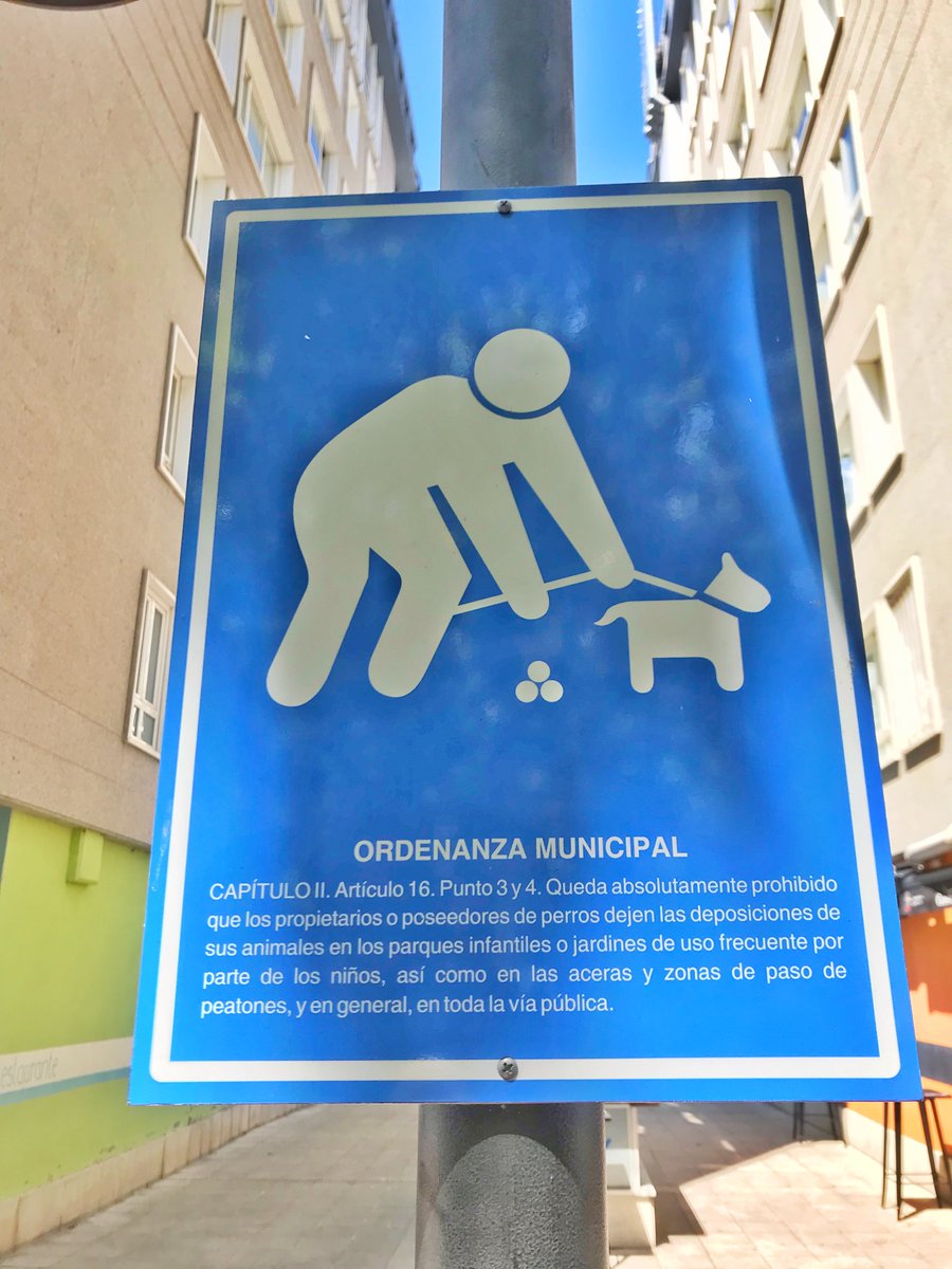 MundoTolay's tweet photo. #NoEntiendoLasSeñales ¿Atención, ciegos jugando a la petanca? 🤔👨‍🦯 https://t.co/HCbDYBM39l