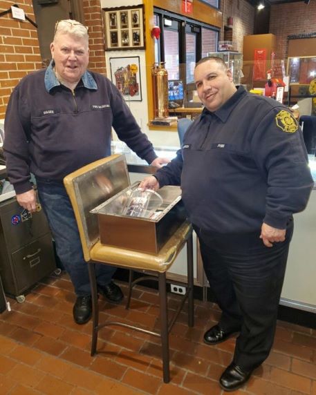 FiremansHall's tweet photo. 🎉 Today marked the end of the @PhillyFireDept sesquicentennial. Three time capsules were created for future anniversaries marking the PFD's 200th, 250th and 300th years of service. #PFD150 #PhillyFireHistory https://t.co/eyYBneXEIp