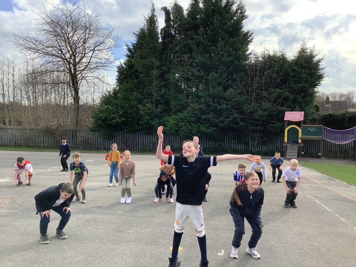 HendalPS's tweet photo. 5A have been doing all things Science today - including  a renewable energy warm up in PE, where the children became: hydro-power, wind-power and solar-power! #ScienceWeek #scienceweek2022 #OrcaClass #PE #Crosscuricularlearning #RenewableEnergy https://t.co/BMmEVHXtlC