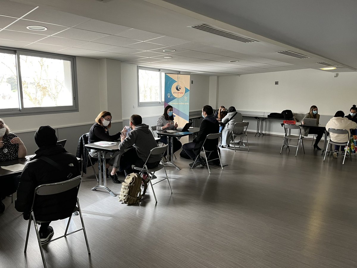 J_Sanfilippo's tweet photo. #TousMobilisés avec @VenetLudovic et ses équipes de @poleemploi_ara Neuville/Saône 🤝

En présence d’une responsable d’équipe, de 4 conseillères et de @AdeccoFrance, 15 demandeurs d’emploi ont été accompagnés vers l’#emploi ou nos prestations de remobilisation 👏 https://t.co/fnZRjHuozl