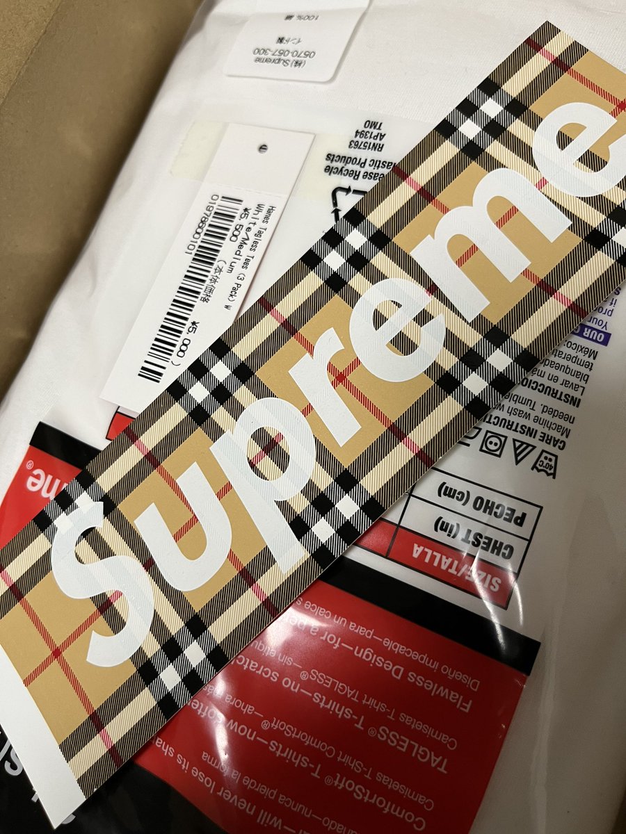 sea3forever's tweet photo. 梱包担当さん、ありがとう✨
#supreme #シュプリーム https://t.co/svBNvFbNlu