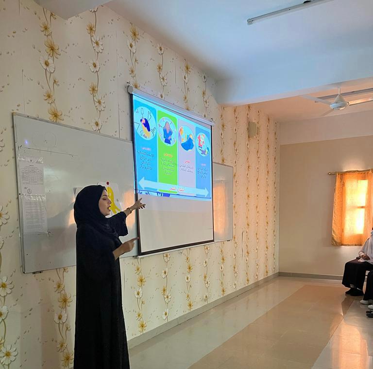 وقد هدفت الورشة إكساب الطلبةالمقدرة على إدارة المواقف التنمرية والتعامل معهابالشكل الصحيح وذلك
من خلال اكسابهم المعارف ذات الصلة ومناقشة
عدد من المواقف التنمرية والخروج بالطرق الصحيحة للتعامل معها.