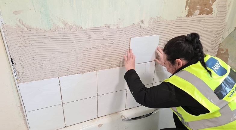 HMSinfo's tweet image. Loving the commitment from Vicky who joined us for experience following a #womeninconstruction programme with @TorusFoundation Vicky enjoyed it that much she returned for an extra week to see the void completed &amp;amp; handed over

#tileinstyle #groutthroughout #handoverneverindoubt