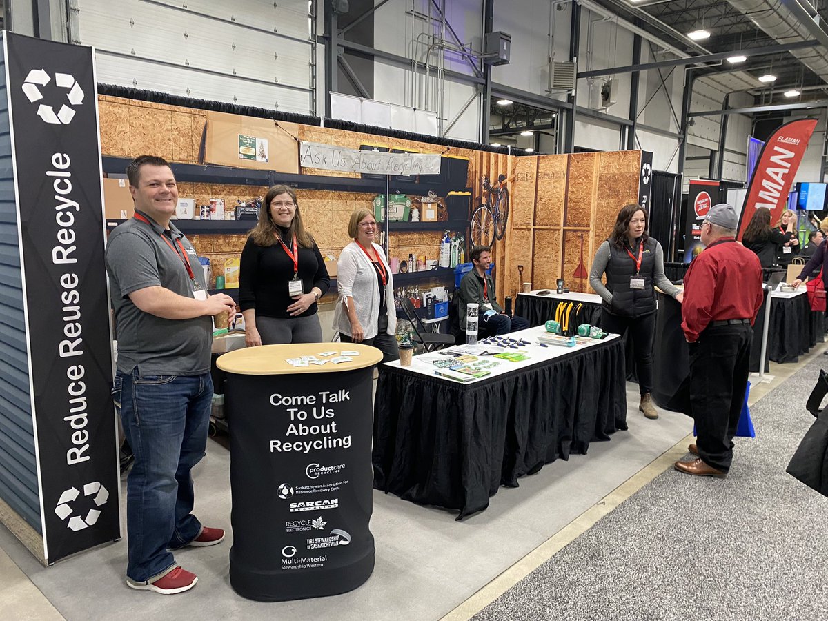 Kim_R_Timmer's tweet photo. Do you have questions about #recycling programs in Saskatchewan? We’ve got answers! Come see @Cleanfarms along with the other great stewardship orgs at booth 141. #SARMAnnual2022 @SARM_Voice https://t.co/vdkI258deb