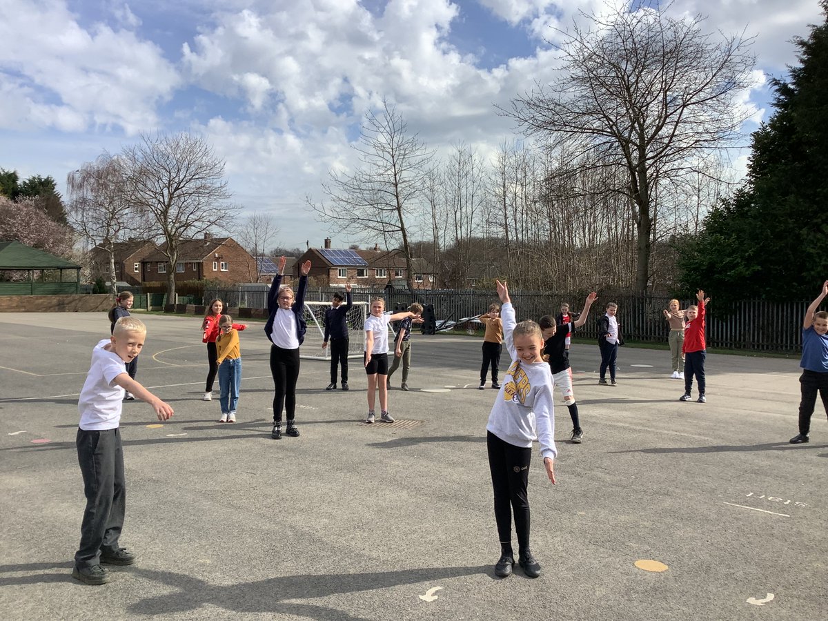 HendalPS's tweet photo. 5A have been doing all things Science today - including  a renewable energy warm up in PE, where the children became: hydro-power, wind-power and solar-power! #ScienceWeek #scienceweek2022 #OrcaClass #PE #Crosscuricularlearning #RenewableEnergy https://t.co/BMmEVHXtlC