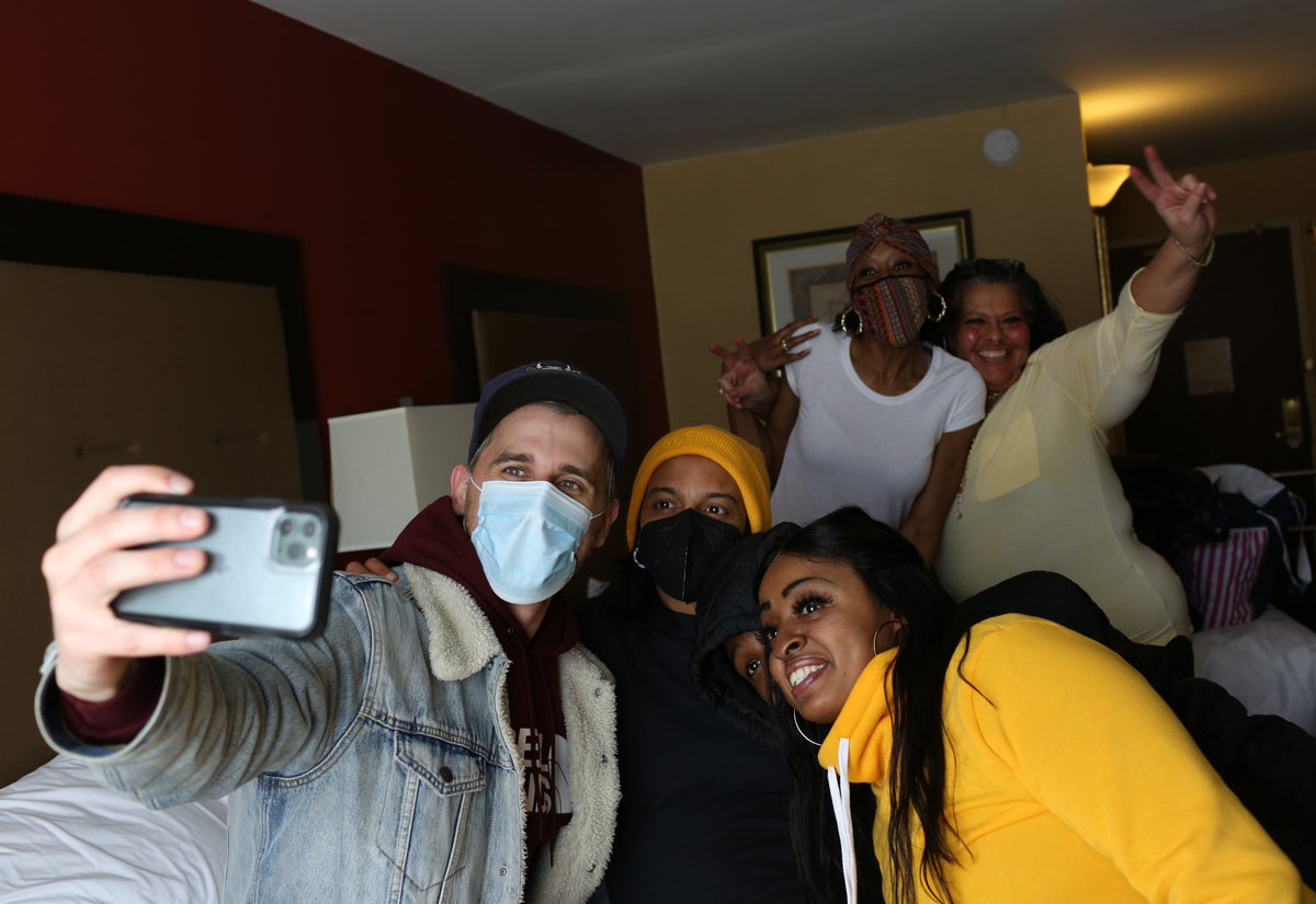 AndSoIStayed's tweet photo. One year ago today, Tanisha Davis, survivor of domestic violence and mom, was released early from prison thanks to a successful Domestic Violence Survivors Justice Act application! (THREAD 🧵👇) #DVSJA https://t.co/ffXMbQndyQ