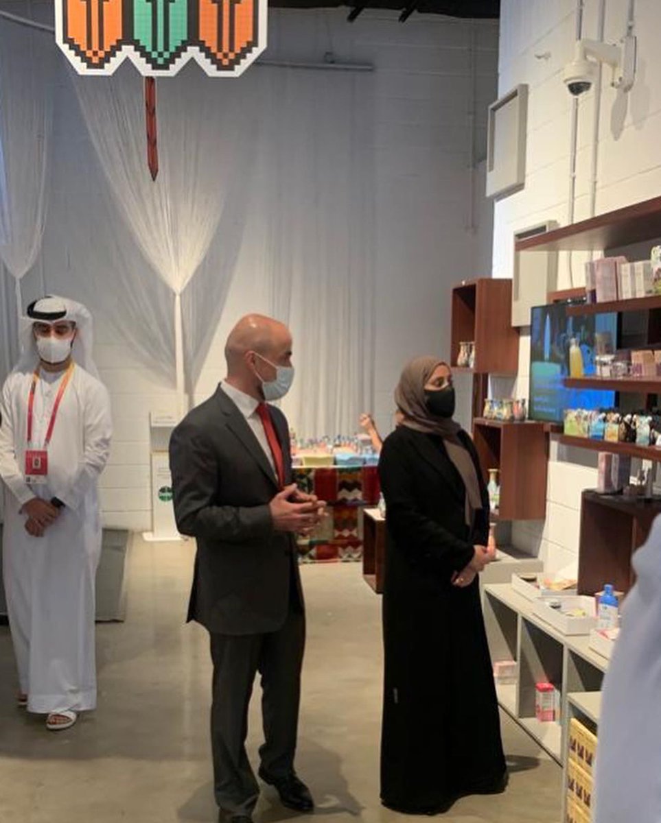 expo2020jo's tweet photo. وزيرة الدولة للتطوير الحكومي والمستقبل في حكومة دولة الإمارات معالي عهود بنت خلفان الرومي تزور الجناح الاردني المشارك في اكسبو 2020 دبي.

#الأردن #اكسبو٢٠٢٠ #دبي https://t.co/gQ2rJPbx38