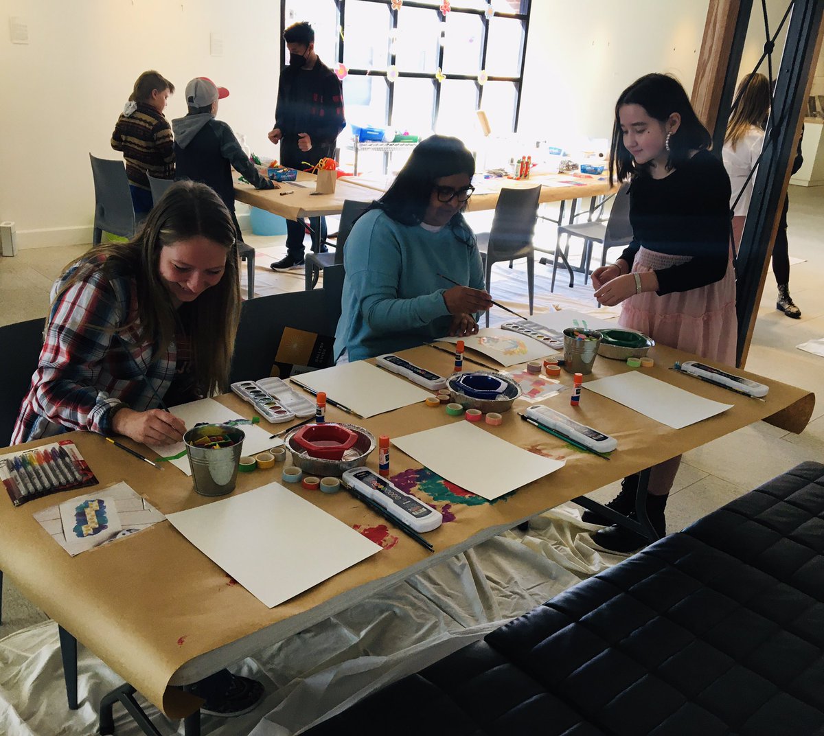 Marie51184229's tweet photo. Thank you to everyone that came out for our #think #make #SpringBreak @MuseumSW last week! #community #artwork #physics of flight! #museumsreimagined #moversAndMakers https://t.co/L6ahsHPukX