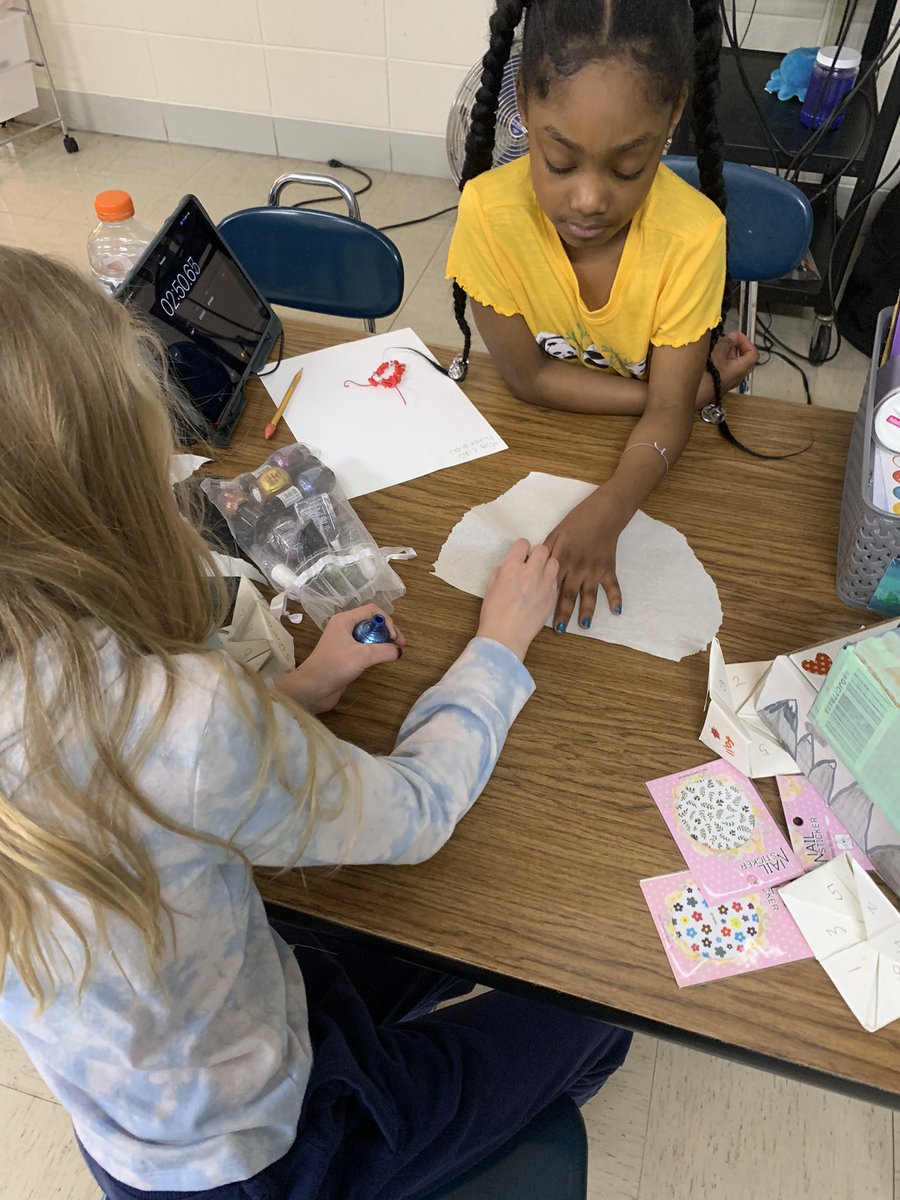 mstaylor_teach's tweet photo. Our nail salon is timing their work to figure out how many customers they see during our market. 👀 the dryer they made. #WAWMProud @AnnaSage20 @MissMondayTeach https://t.co/A0pDEkoiSB