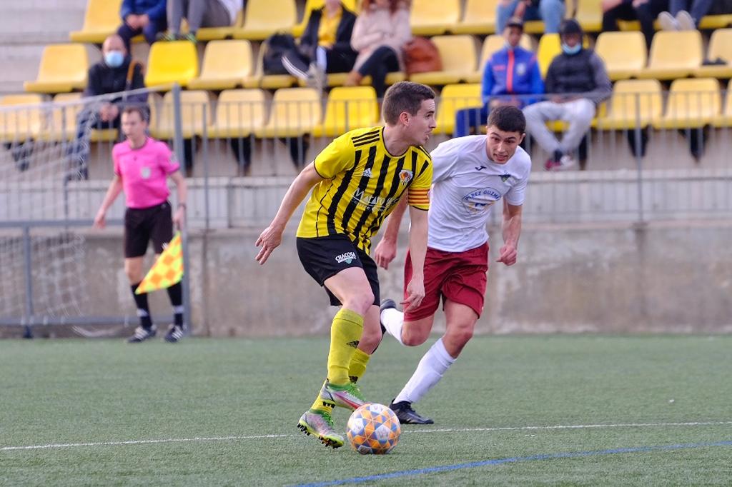 ➡️ <a href="/palamoscf/">PALAMÓS CF 💙💛</a> 🧐
📸 <a href="/rgallofre/">Romuald Gallofré</a> 
#EndavantMataró🐝🐝