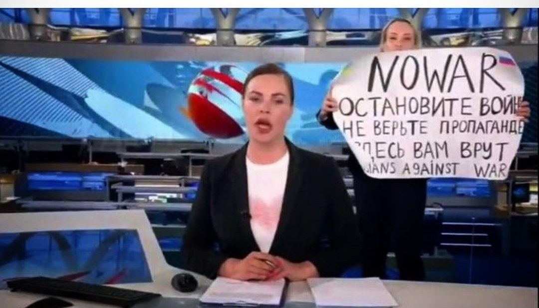 No so chi sia questa donna, certo ha dimostrato di avere 2 palle mostruose...
Quanti avrebbero avuto il coraggio di fare una cosa del genere?...sapendo delle conseguenze. 
#nobelperlapace 
#subito