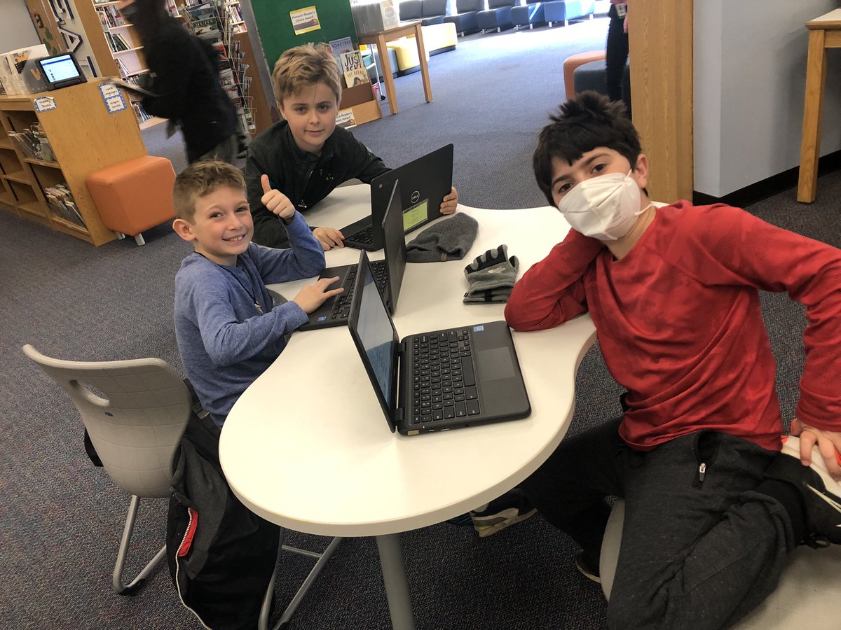 Mrs_Scimeca's tweet photo. Coding fun in the LMC today! Thanks @jjbpatton😄 https://t.co/txTNKtvYEY