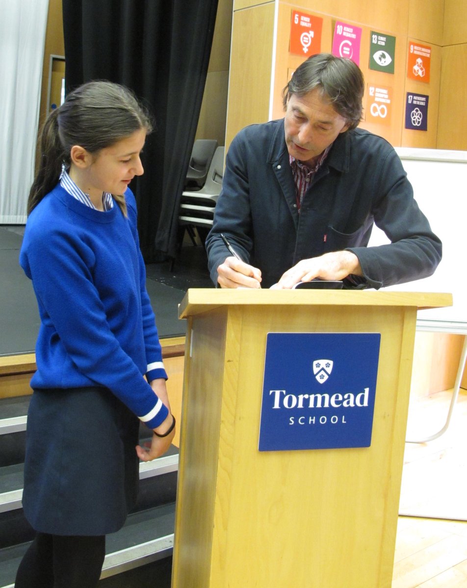 Librarian tweet media