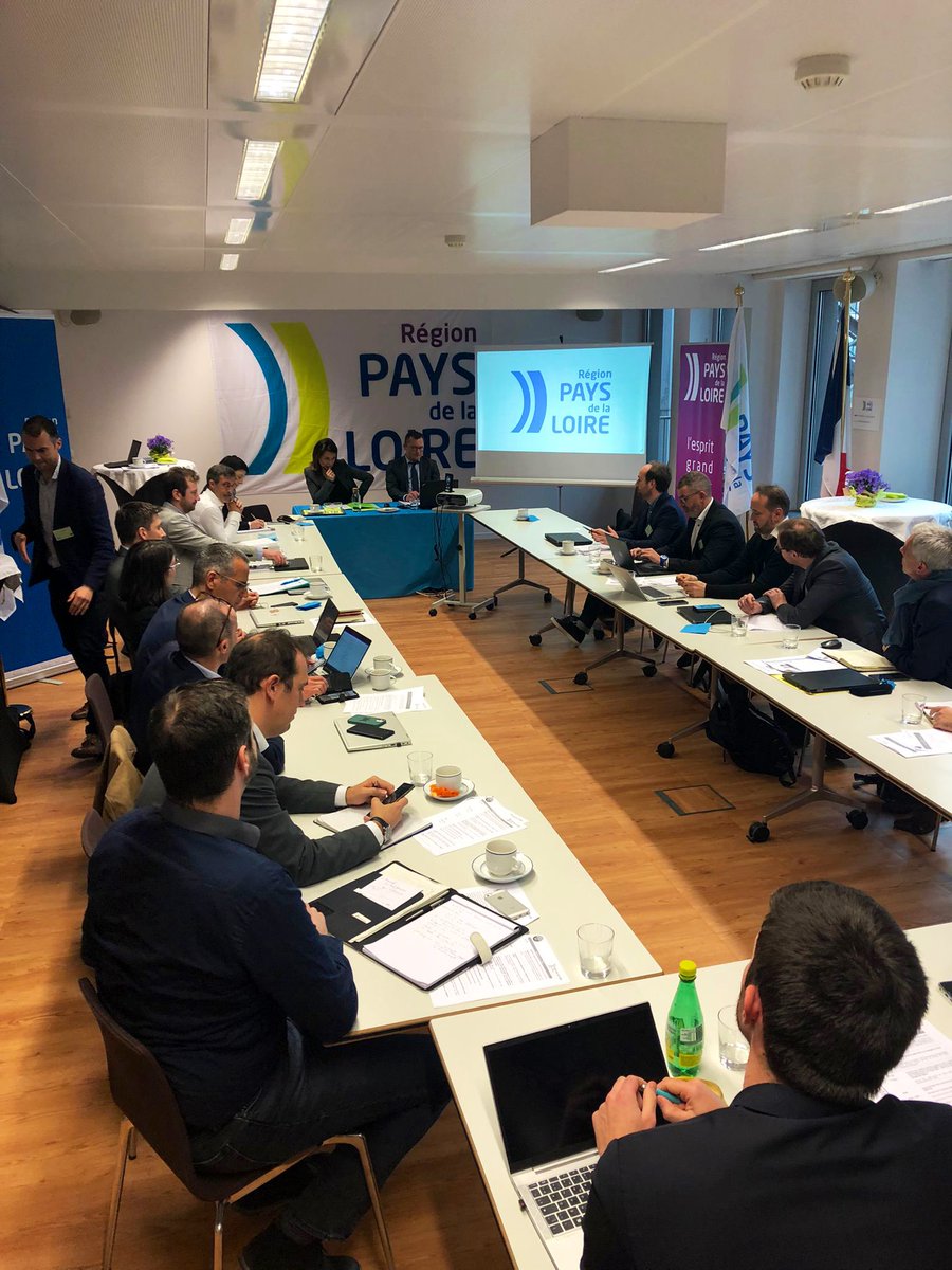 C_MORANCAIS's tweet photo. 📍À Bruxelles, rencontre avec la délégation d’#hydrogène des Pays de la Loire. Échanges avec le secrétaire général de l’association Hydrogen Europe. Nos acteurs doivent saisir les opportunités offertes par l’Union européenne. https://t.co/TbMgiP3cqh
