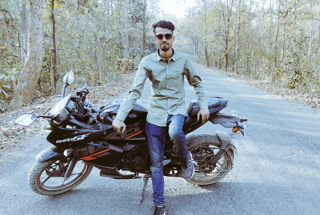 8hekhar's tweet photo. At Friend's brother marriage reception party with friends
🎉🎉🎉🕺🕺🕺🤘🤘🤘🤴👸💝
@Mritunj28771095 

#Mukesh #Gunjesh #Bilali #Mritunjay #Swaraj 

#Love #Marriage #Reception #Party #Brothers #Hiranpur #Jharkhand #SundarPahadi #Bordertourism https://t.co/jTy8B9WpPF